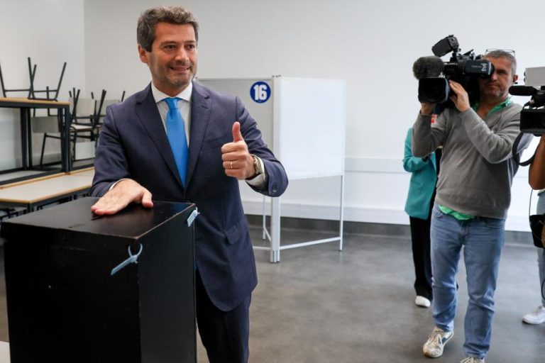 Ventura apela ao voto pela “saúde da democracia”