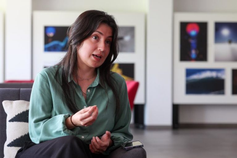 Desinformação é problema público e exige mais do que um esforço individual