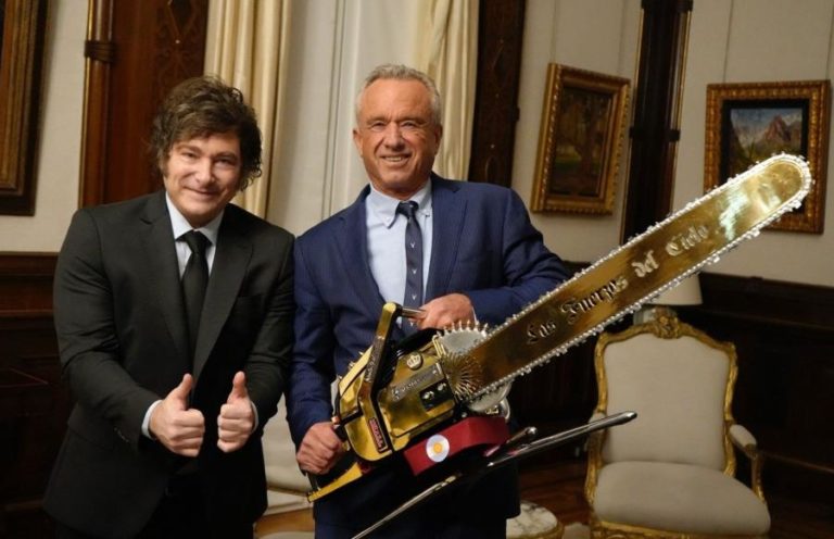 EUA retiram recomendação de vacina anti-Covid-19 para crianças e grávidas saudáveis