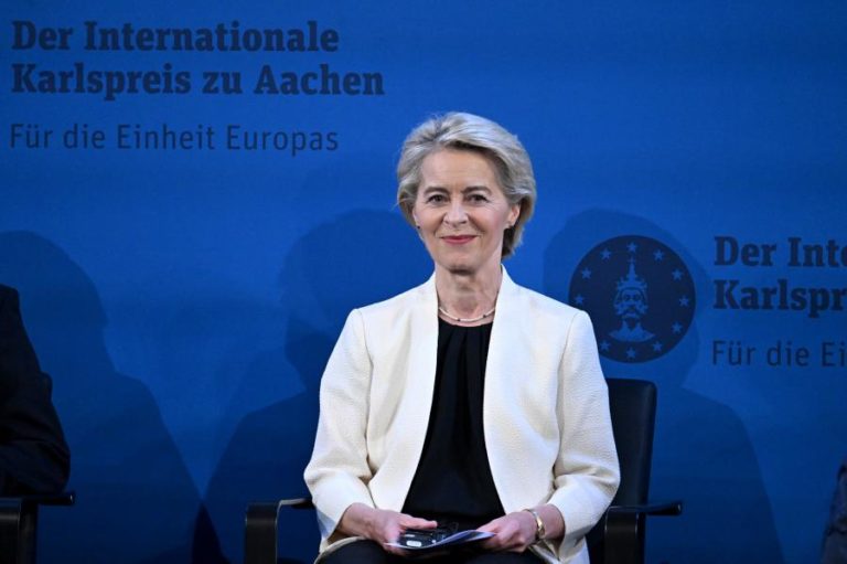 Von der Leyen defende  “Europa independente” sem as “algemas do passado”