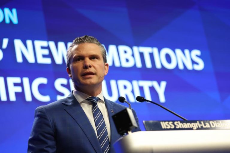 Hegseth diz que EUA não querem conflito com China mas não serão expulsos de Indo-Pacífico