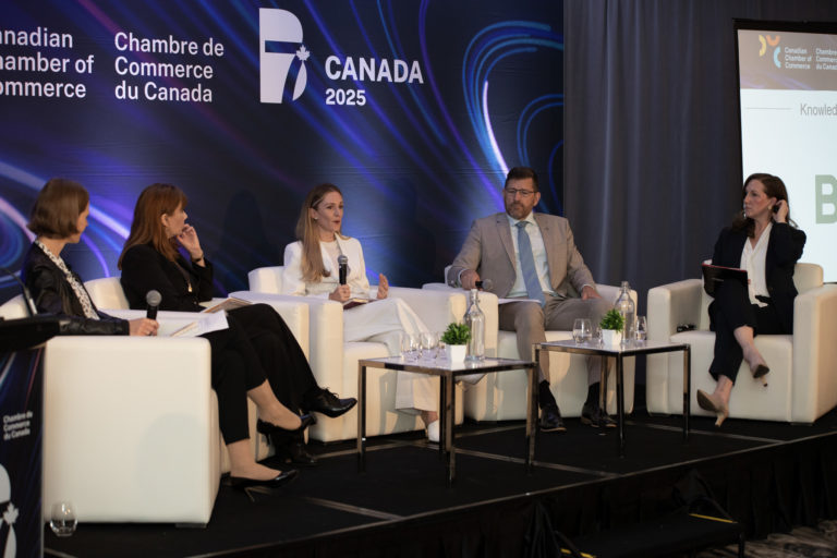Líderes empresariais reúnem-se no Canadá para debater tarifas