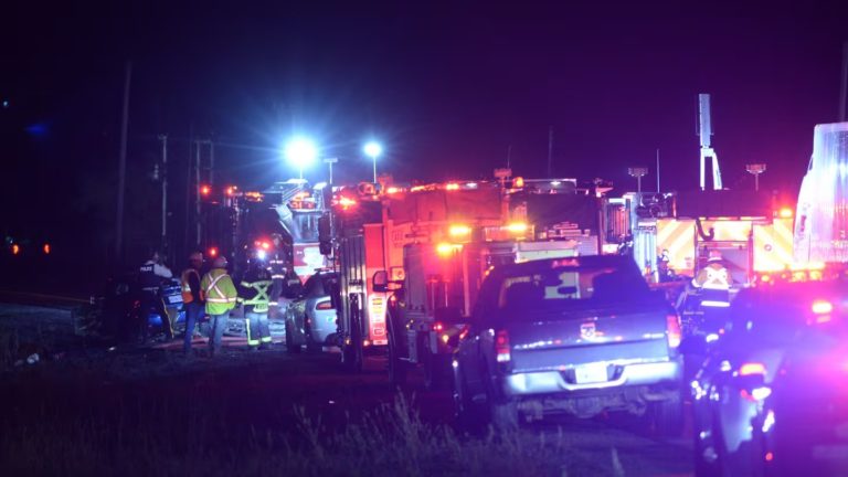 Acidente em Nova Scotia faz cinco mortos e um ferido grave