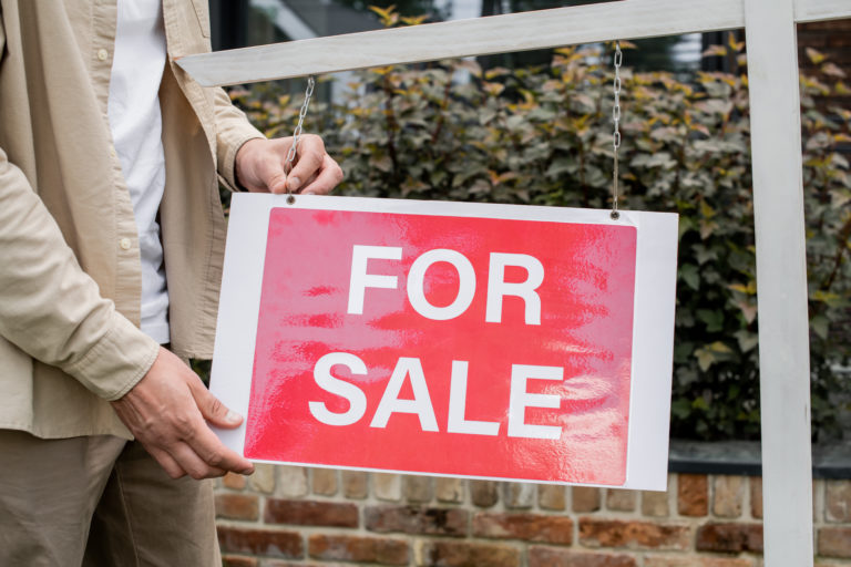 Vendas de casas no Canadá caem quase 10% em abril