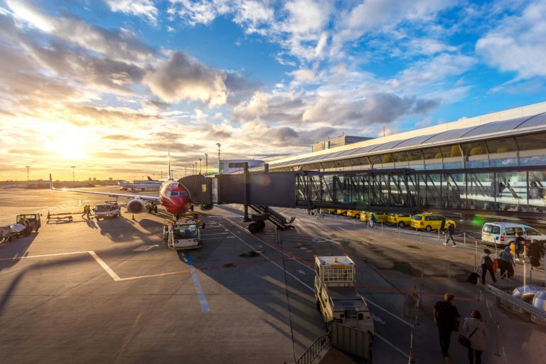 Residentes permanentes no Canadá podem viajar sem visto para vários países