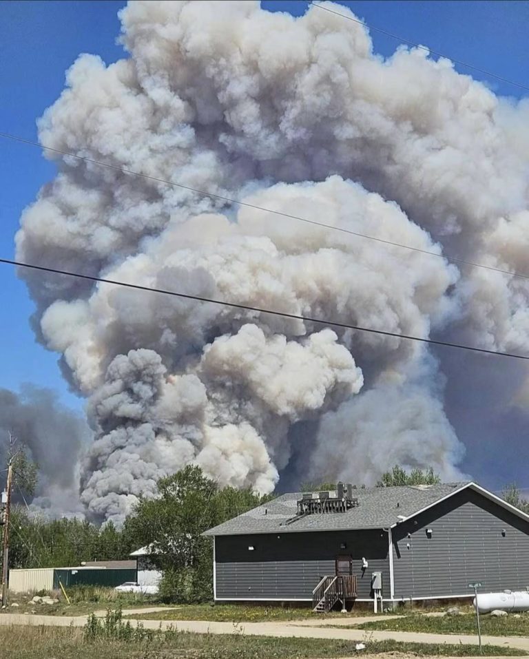Saskatchewan pede ajuda face a incêndios descontrolados