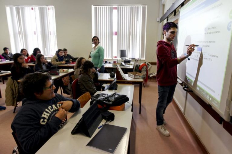 Quase 1,4 milhões dos alunos terão ficado sem aulas a pelo menos uma disciplina, diz Fenprof