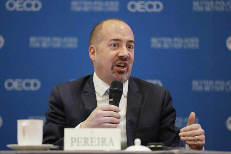 Nova escalada na guerra comercial custará mais de um ponto do PIB mundial segundo a OCDE