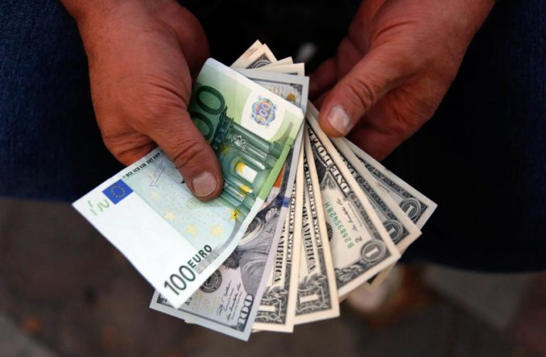 UE usou mais o euro nas exportações e o dólar nas importações em 2024