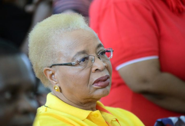 Graça Machel recorda “obra coletiva” de alfabetização em Moçambique