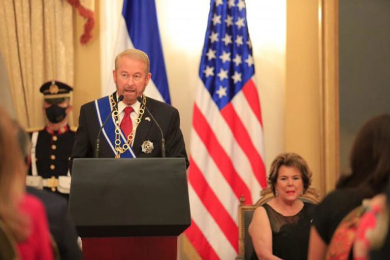 Embaixador dos EUA no México diz que fronteira está “fechada a toda a atividade ilegal”