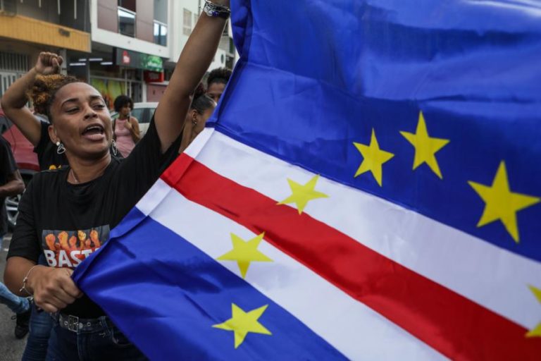 Há mais jovens entre 15 e 24 anos com emprego ou na escola em Cabo Verde