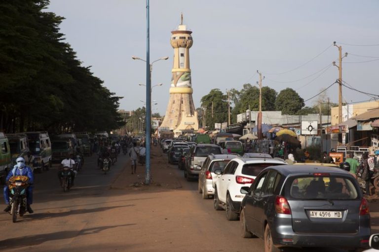 Ministros do Mali apoiam nomeação de líder militar como Presidente sem eleições