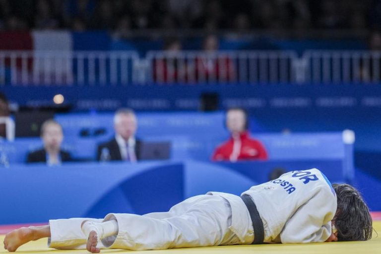 Catarina Costa eliminada no combate de estreia em -48 kg nos Mundiais de judo