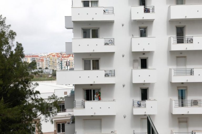 Euribor cai a três meses para novo mínimo desde novembro de 2022