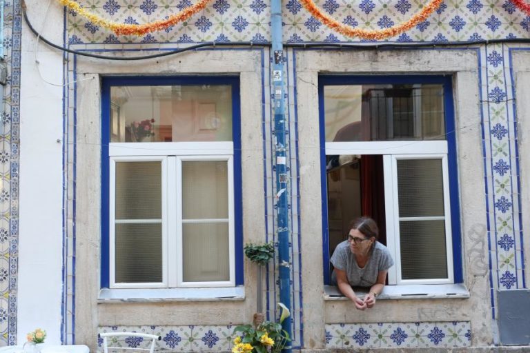 Euribor desce a três, a seis e a 12 meses