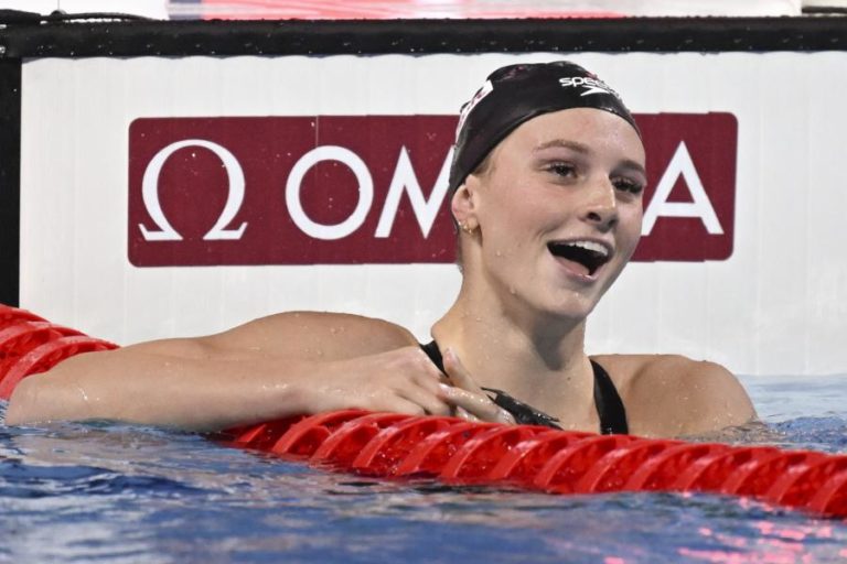 Nadadora canadiana Summer McIntosh soma terceiro recorde mundial em cinco dias