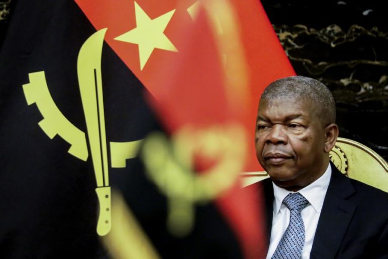 João Lourenço convida Presidentes cubanos para celebrações dos 50 anos da independência de Angola