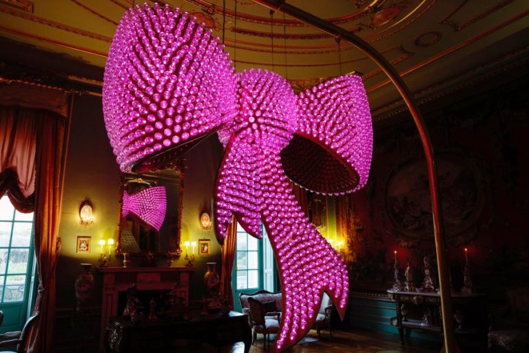 Exposição de Joana Vasconcelos em Madrid prolongada até agosto