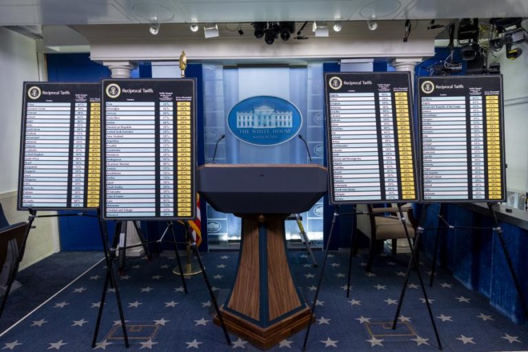 Casa Branca admite prolongar prazo de entrada em vigor de sobretaxas