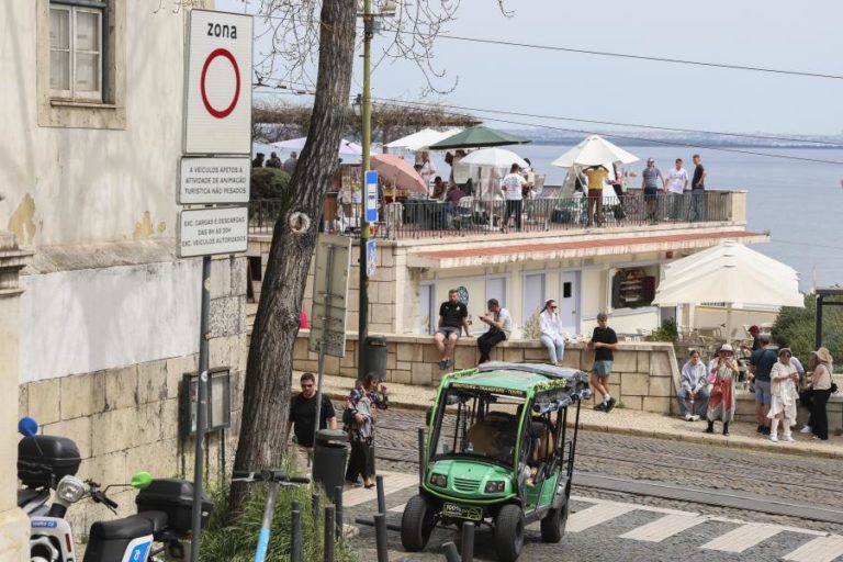 Cidades europeias cobram ou ponderam taxas para combater consequências do turismo