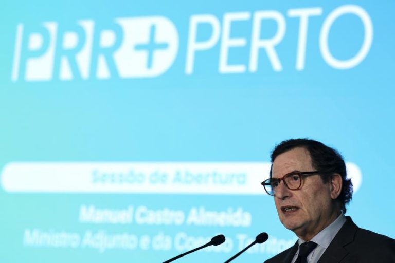 Ministro apela ao “esforço patriótico” para aproveitar os fundos comunitários