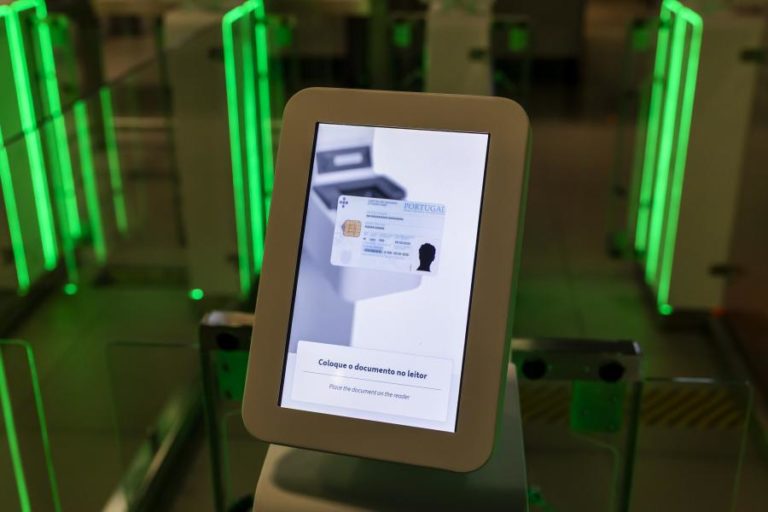 Sistemas de controlo fronteiriço nos aeroportos precisam de tempo de adaptação