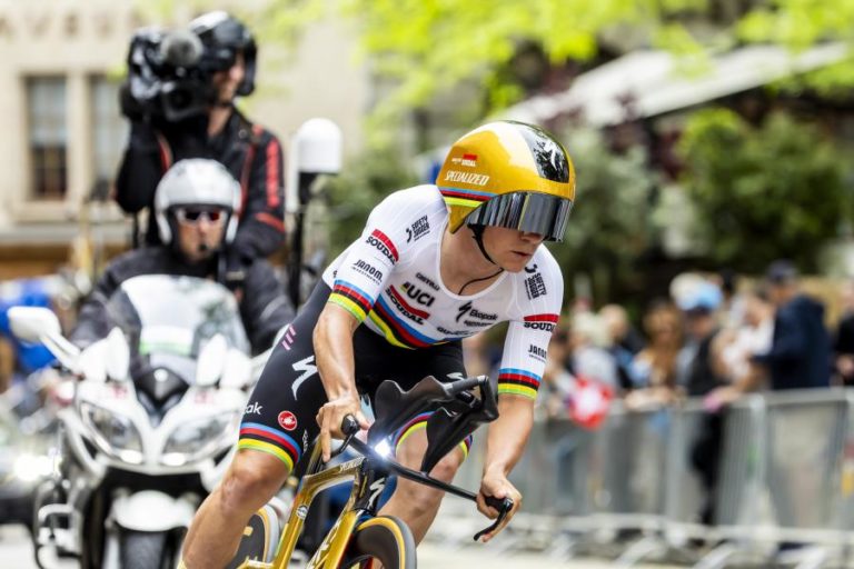 Remco Evenepoel ganha ‘crono’ e sobe à liderança do Critério do Dauphiné