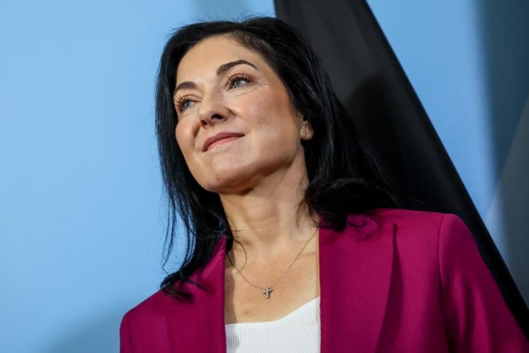 Ministra da Economia da Alemanha pede nos EUA soluções comerciais