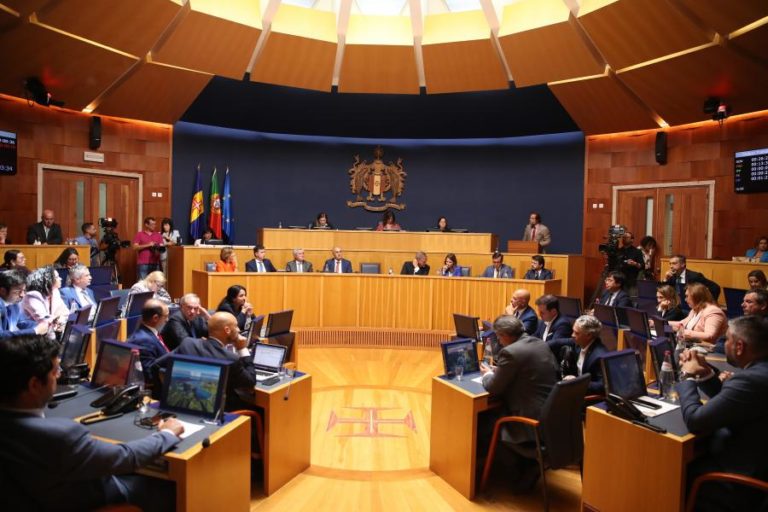 Orçamento e Plano de Investimentos da Madeira para 2025 aprovados com abstenção da oposição
