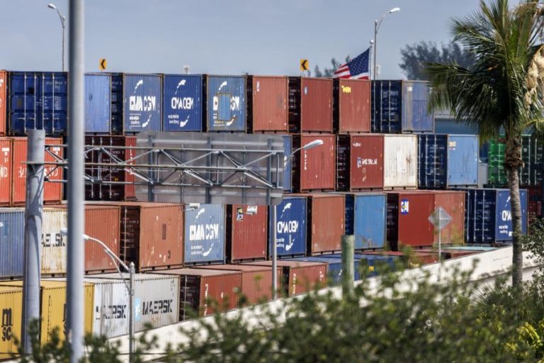 OCDE baixa previsão de crescimento mundial para 2025 e 2026 devido a guerra comercial