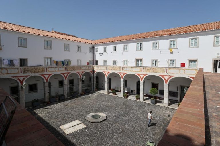 Convento das Bernardas, a ‘colmeia humana’ exemplo de realojamento em Lisboa há 30 anos