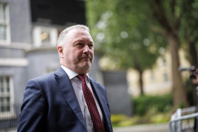 Reino Unido alarga proibição da pesca de arrasto a mais de metade das áreas protegidas