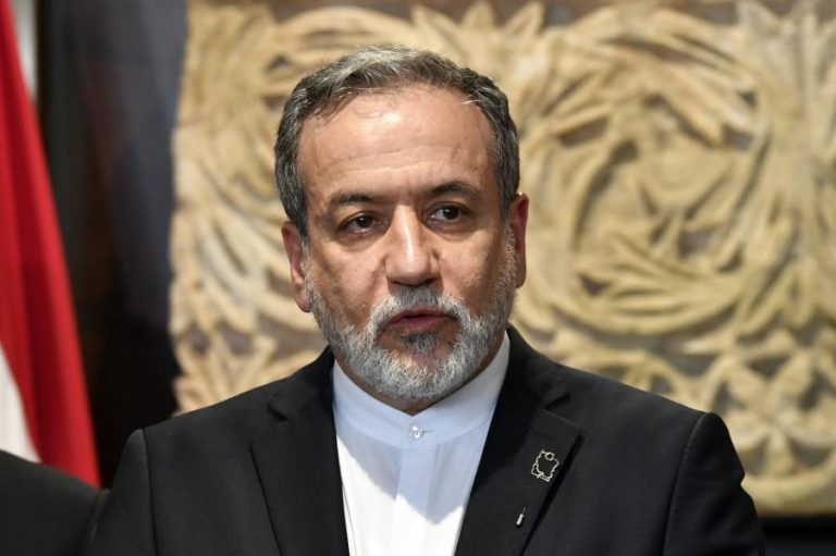 MNE iraniano vai a Genebra reunir-se com europeus sobre nuclear