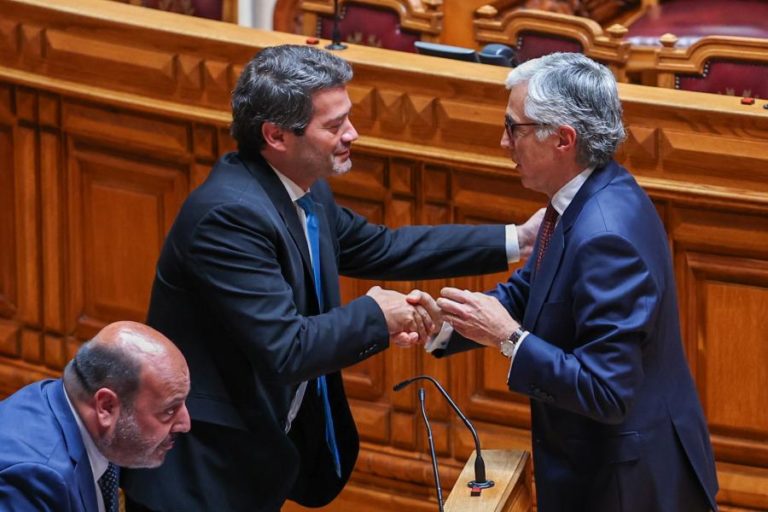 Aguiar-Branco admite projeto Chega sobre nacionalidade mas com reservas de constitucionalidade