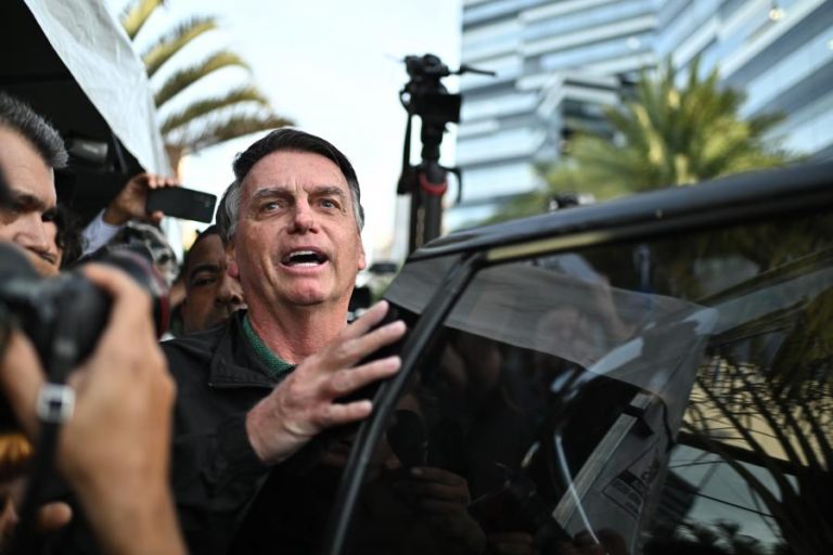 Bolsonaro é ouvido hoje em tribunal sobre tentativa de golpe de Estado
