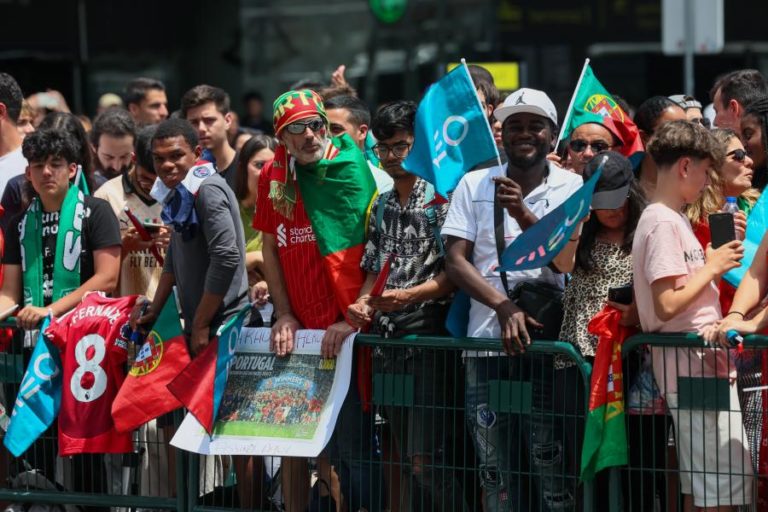 A euforia rapidamente passou a desilusão e revolta na chegada da seleção