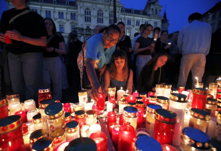 Bomba artesanal encontrada em casa do autor do ataque em escola na Áustria