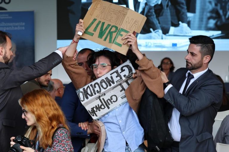 Manifestantes acusam Rangel e UE de genocídio no Médio Oriente