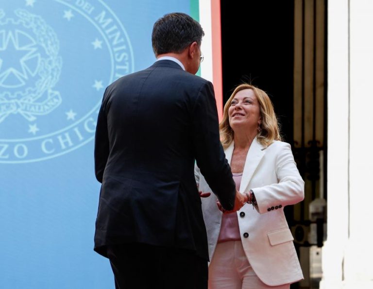 Secretário-geral da NATO discutiu com Governo italiano aumento da despesa em Defesa