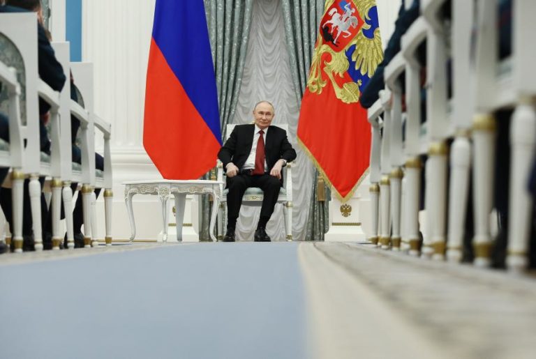 Putin disponível para servir de mediador entre Israel e Irão