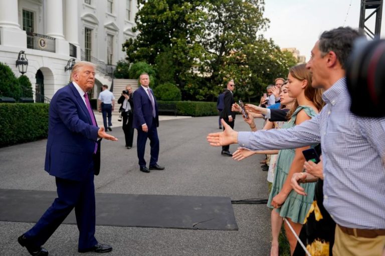 Siderurgias do Japão e dos EUA selam acordo que dá ‘ação dourada’ a Washington