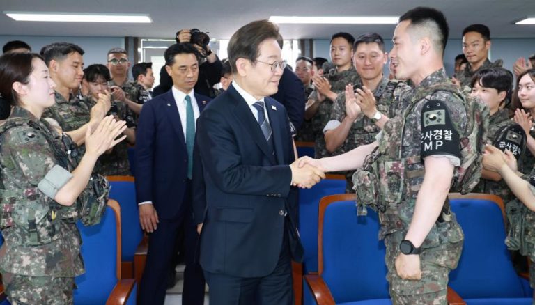 Presidente da Coreia do Sul pede ao Norte “recuperação do tempo perdido”