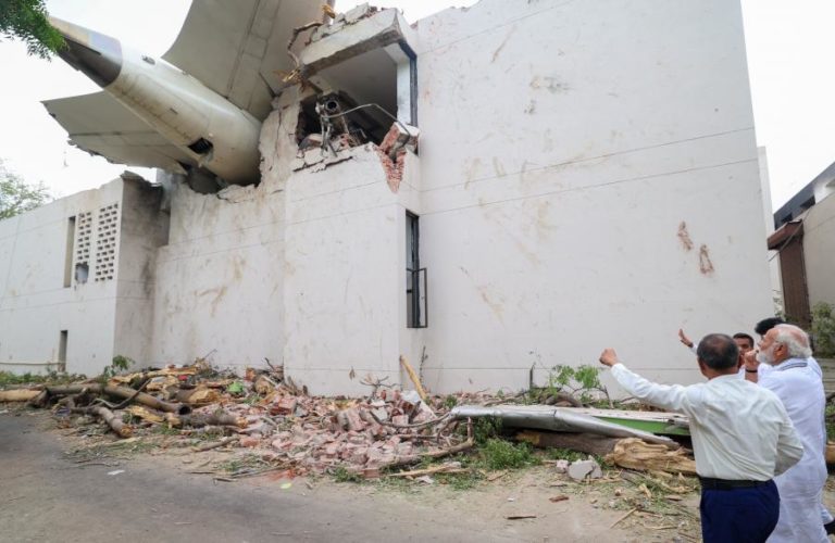 Piloto do avião declarou “Mayday” de emergência segundos após descolagem
