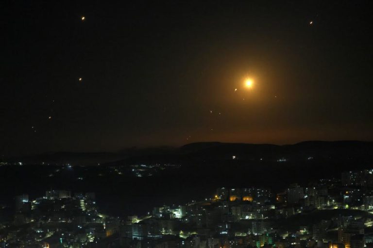 Pelo menos 14 feridos em Israel por mísseis iranianos