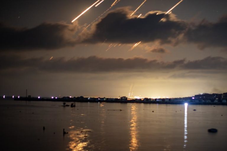 Novo balanço de vaga de ataques iranianos aponta para oito mortos em Israel