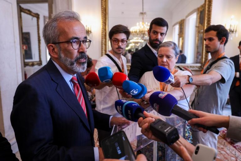 Portugal já retirou portugueses do Irão e tem em curso operação de repatriamento em Israel