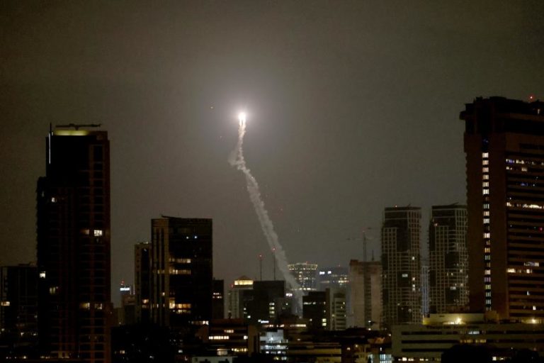 Exército israelita anuncia “ataques em grande escala” no oeste do Irão