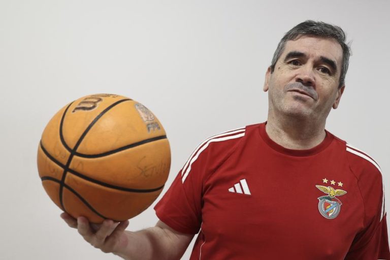Norberto Alves classifica época de ‘tetra’ para o Benfica como “a mais difícil”