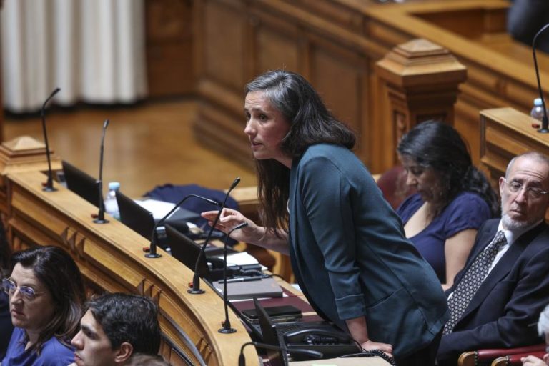 Livre acompanha PCP na rejeição ao programa do executivo e pede respeito pelo parlamento